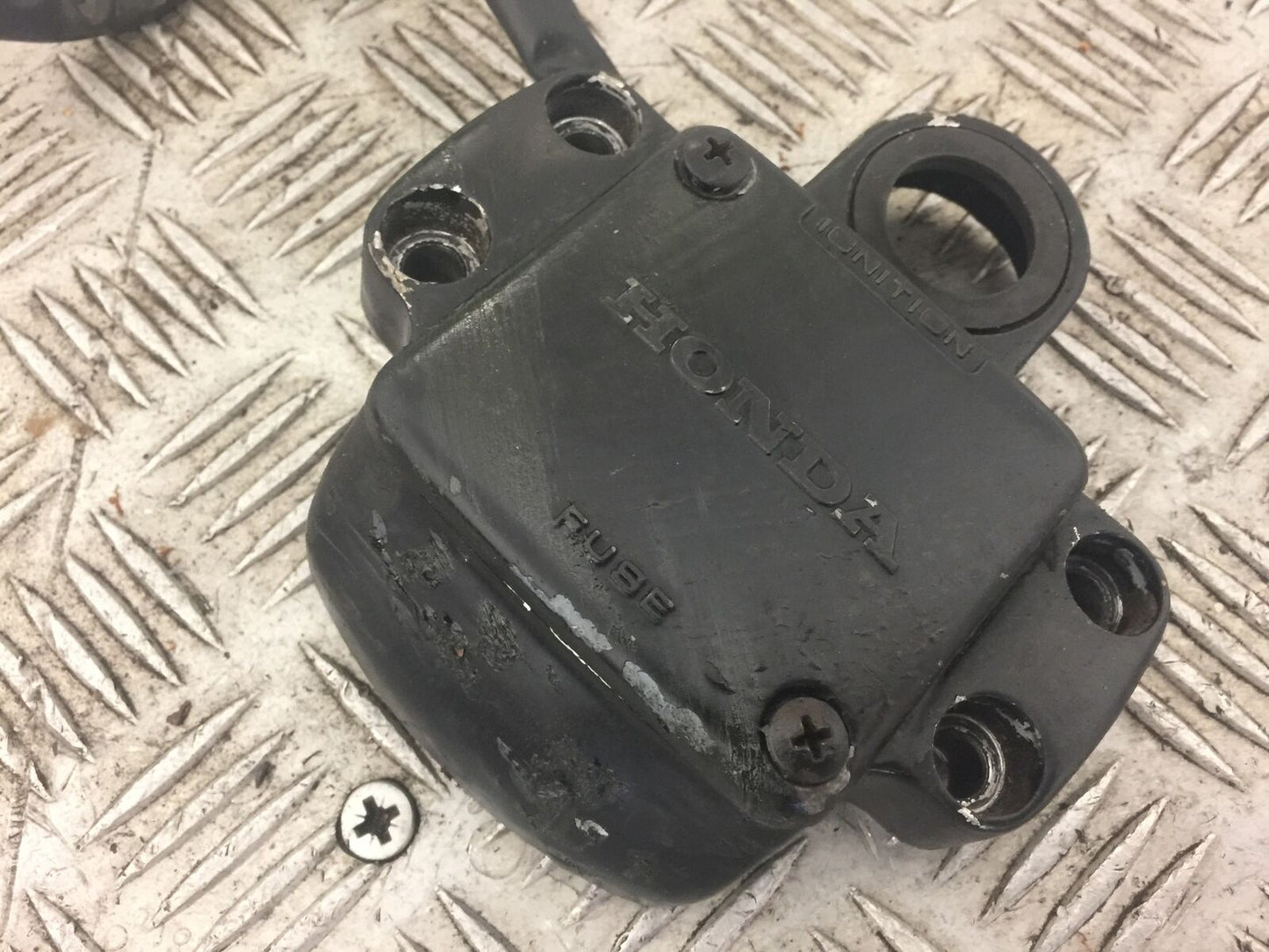 HONDA CX500 CX 500 IGNITION SWITCH COVER  YEAR 1980