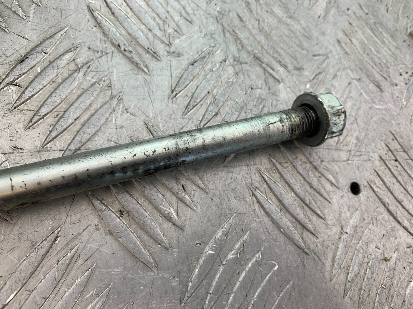 HONDA XL125 VARADERO SWINGARM SPINDLE  YEAR 2001-2006  (CMB1304)
