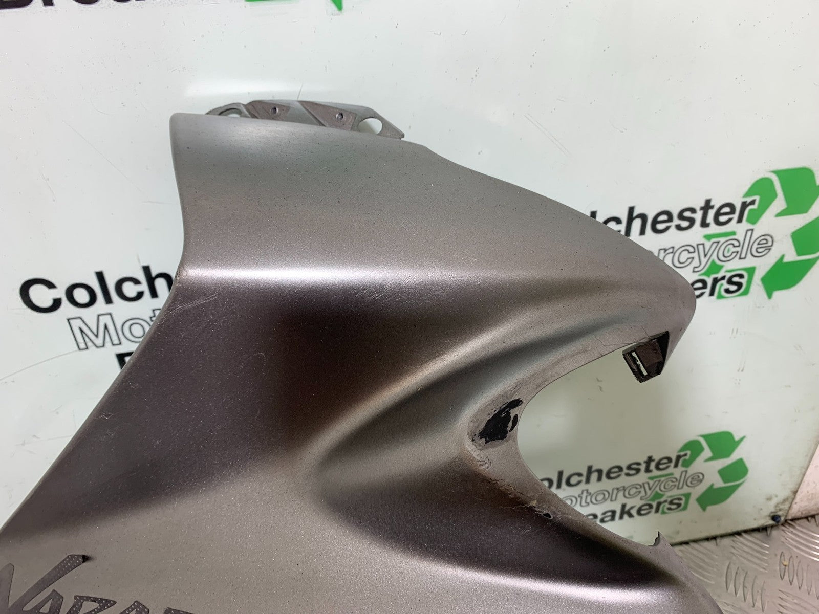 HONDA XL125 VARADERO RIGHT FAIRING PANEL  YEAR 2001-2006  (CMB1304)
