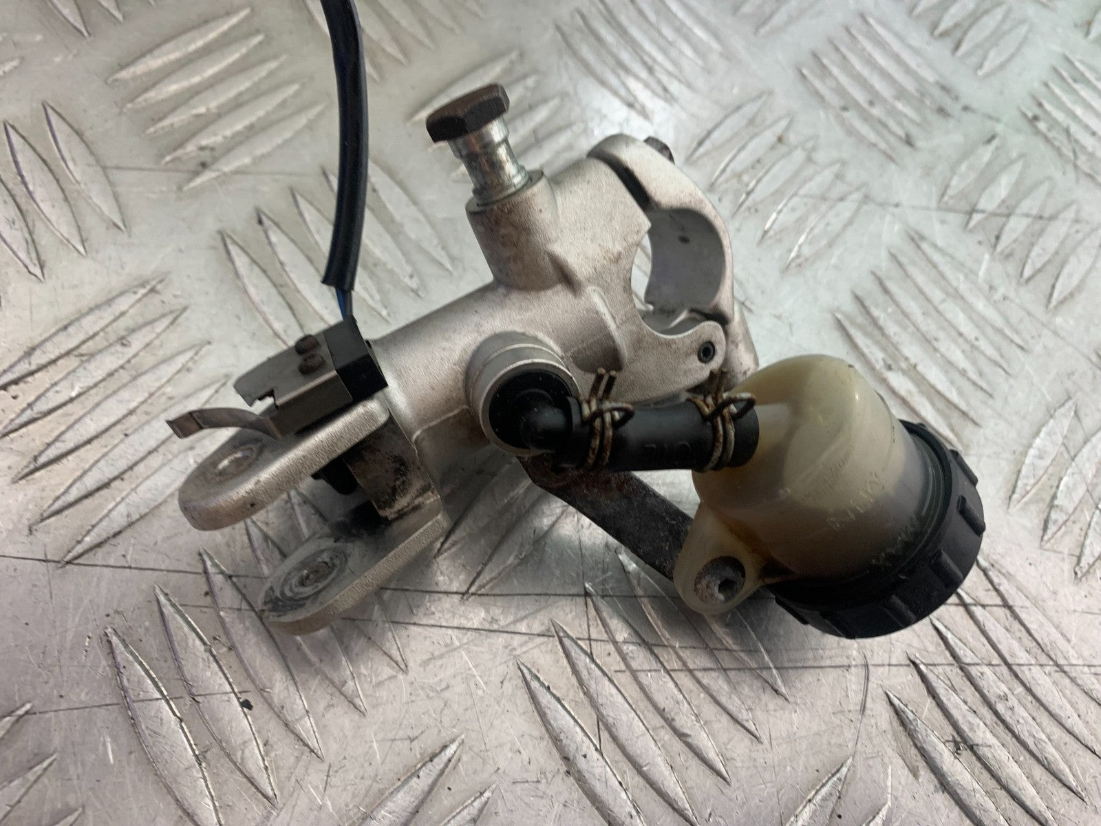KTM 990 SUPER DUKE FRONT BRAKE MASTER CYLINDER YEAR 2007-2011  (CMB1207)