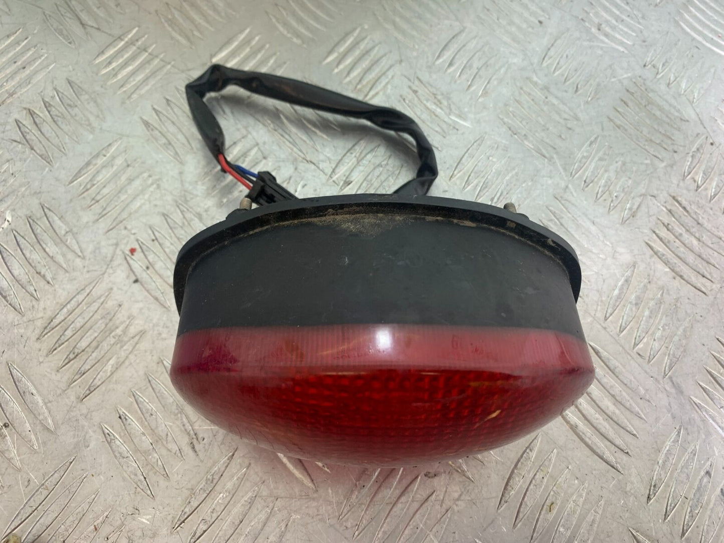 TRIUMPH 955i SPRINT ST REAR LIGHT  YEAR 1999-2004 (CMB1124)