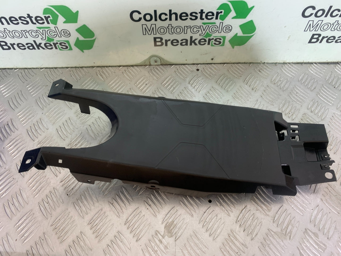 TRIUMPH TRIDENT 660 UNDERTRAY   YEAR 2021-2024 (CMB1148)