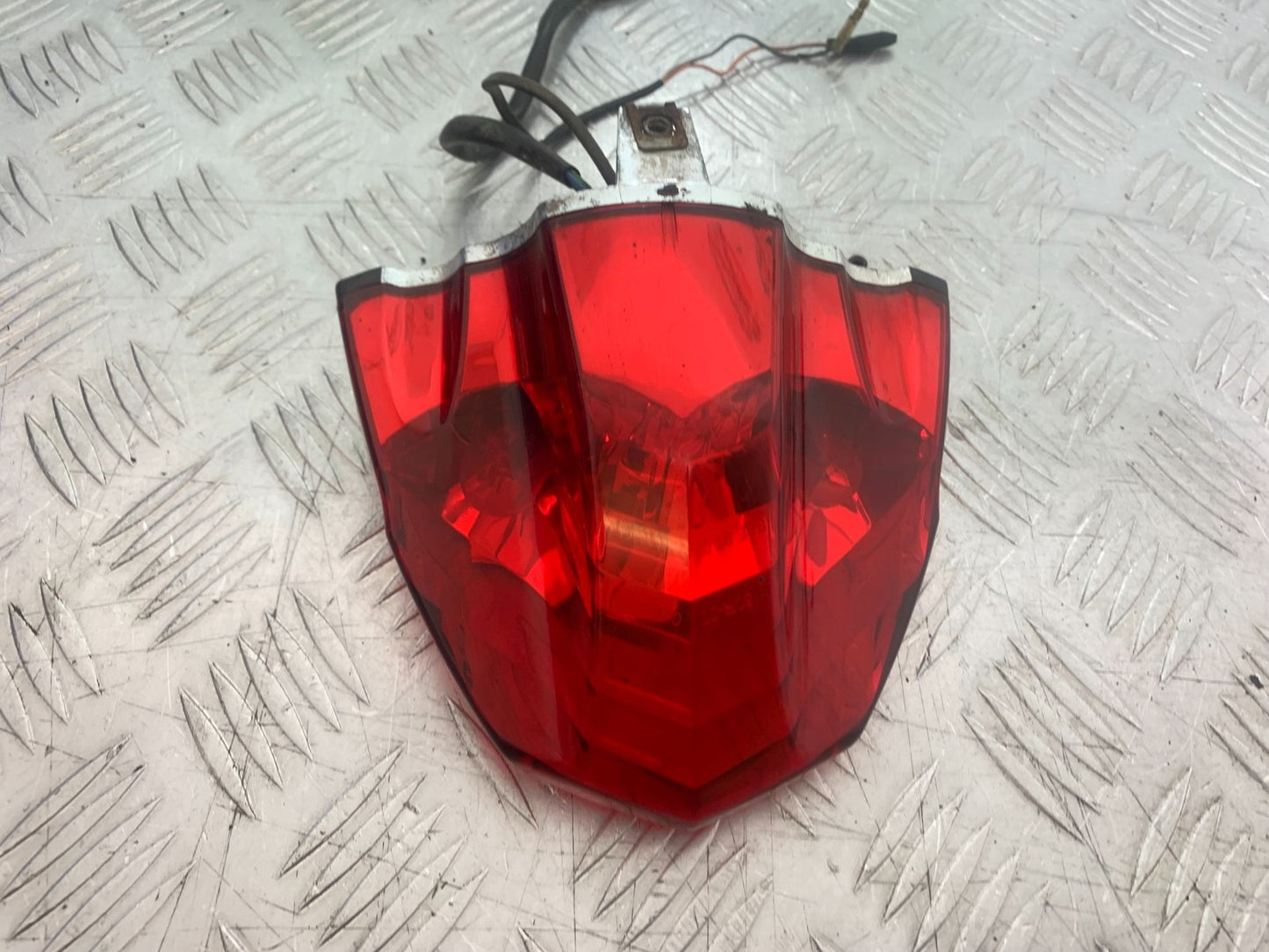 APRILIA SL750 SL 750 SHIVER REAR LIGHT YEAR 2008-2016 (CMB1242)