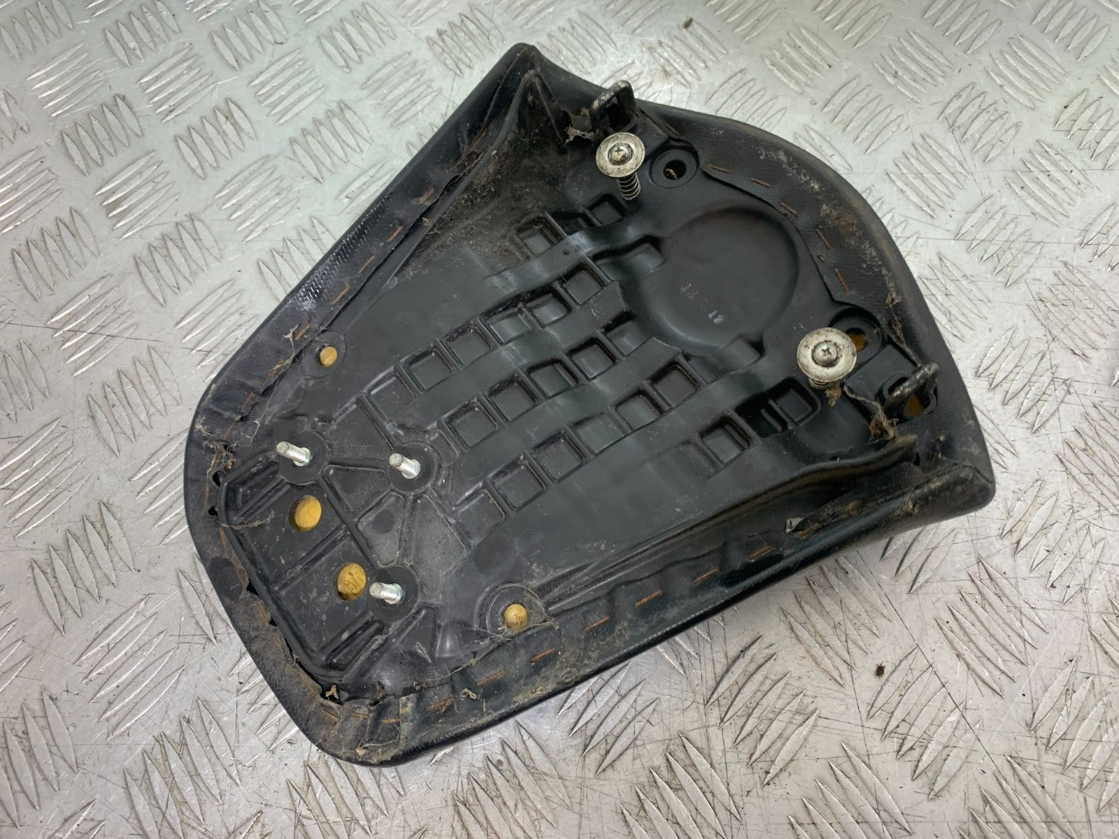 HONDA NC700 X  REAR SEAT YEAR 2012-2014 (CMB1327)