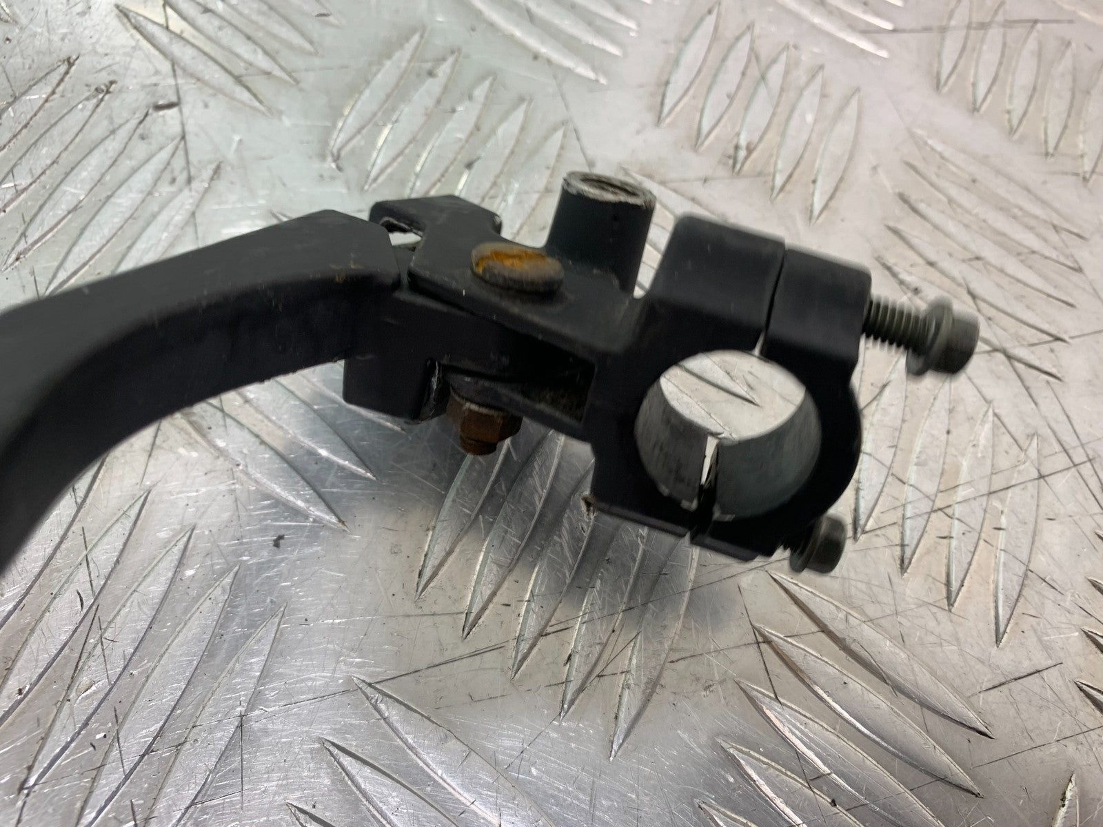 QINGQI QM125 GY-2B CLUTCH LEVER AND BRACKET  YEAR 2016 (CMB1228)
