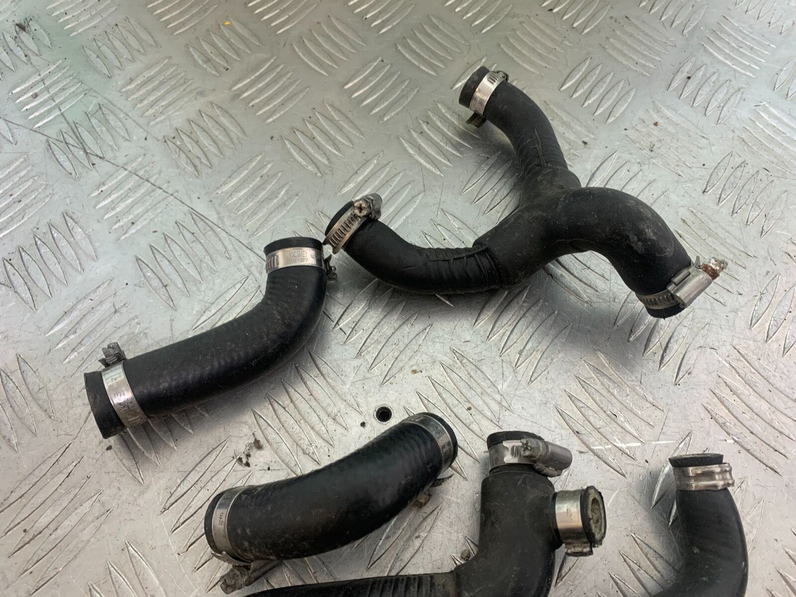HUSQVARNA TE630 TE 630 RADIATOR HOSES  YEAR 2010-11 (CMB1120)
