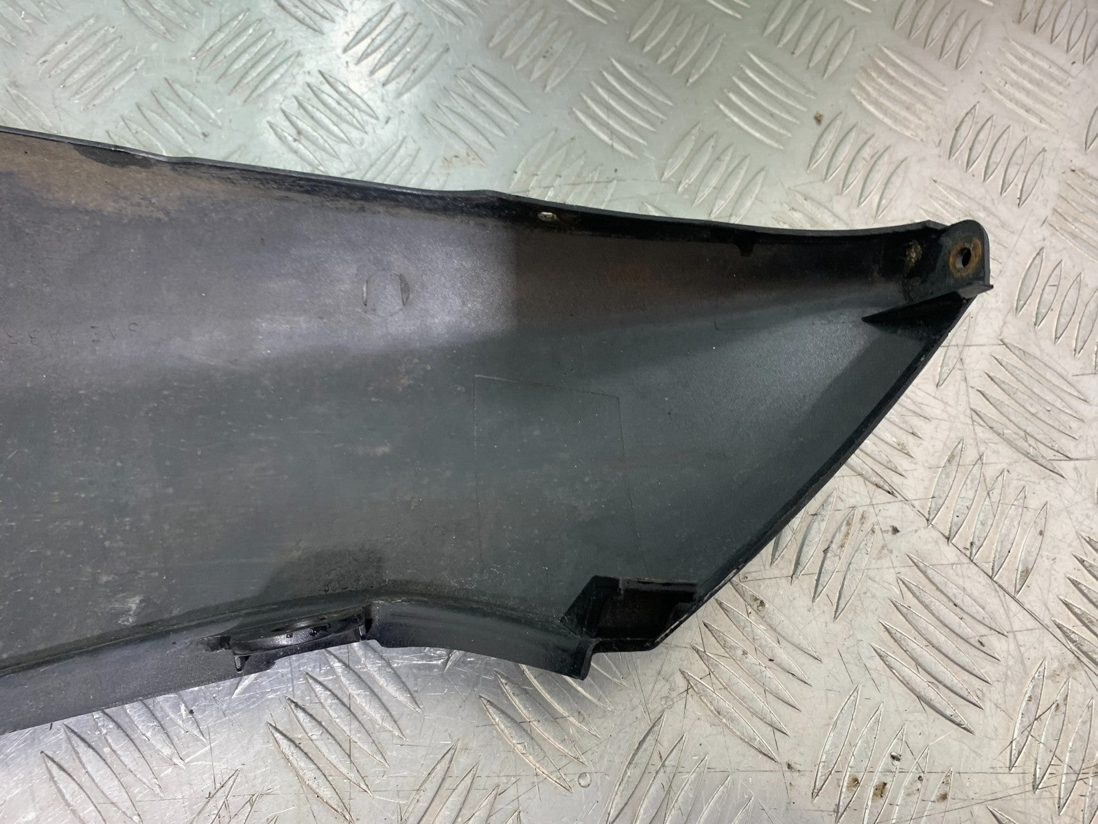 SUZUKI GSXR600 GSXR 600 SRAD LEFT SEAT PANEL   YEAR 1997-2000 (CMB1276)