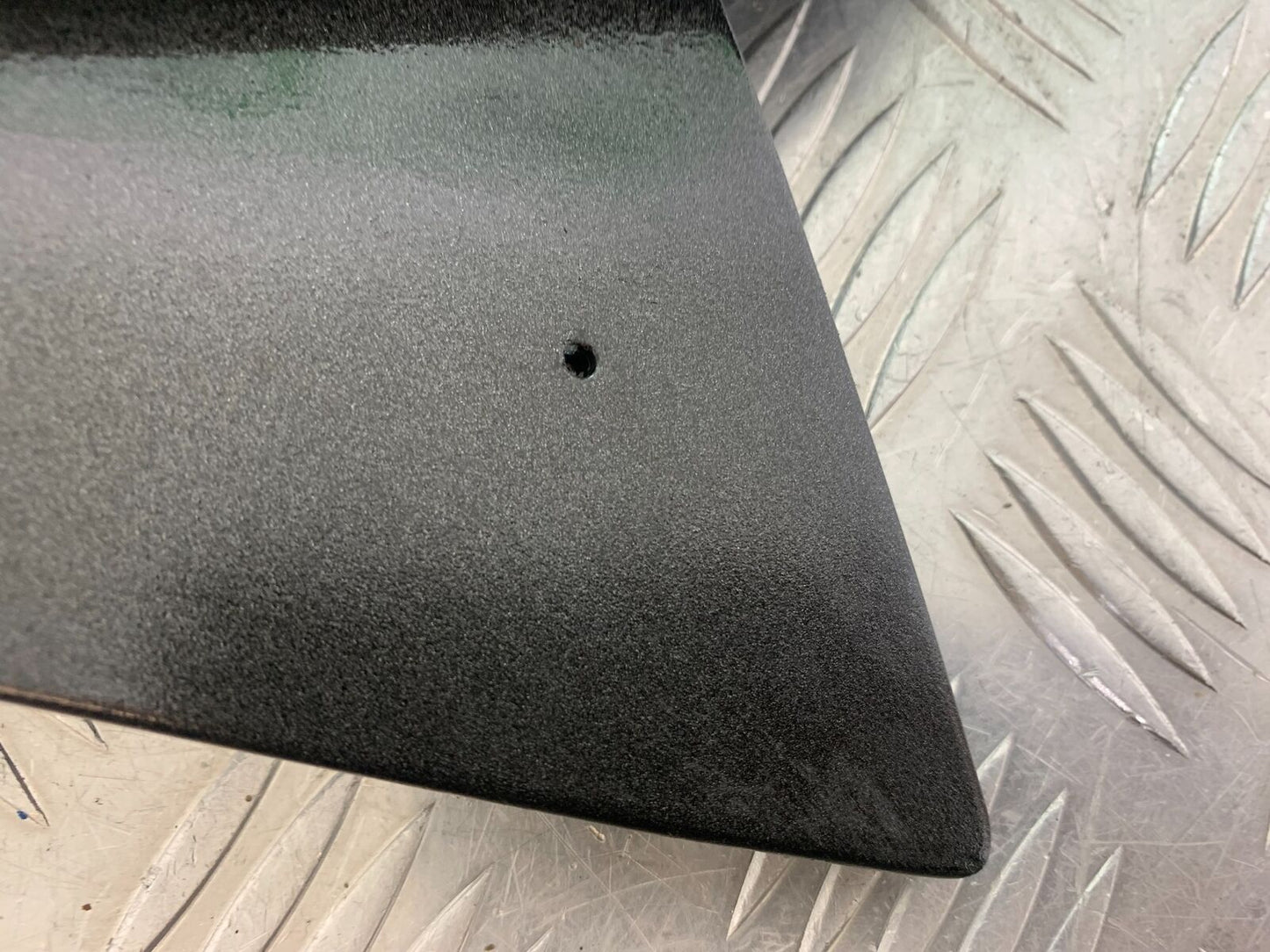 YAMAHA XJR1300 XJR 1300 RIGHT SEAT PANEL  YEAR 1999-2003 (CMB1055)