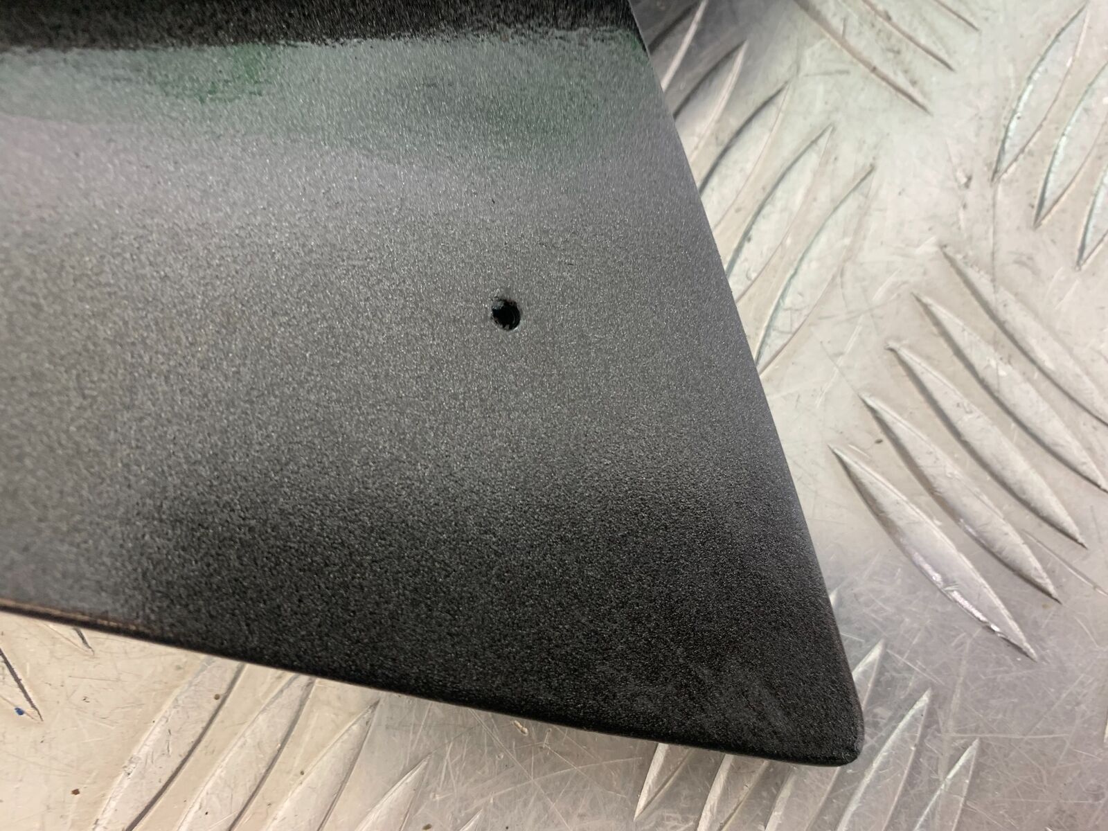 YAMAHA XJR1300 XJR 1300 RIGHT SEAT PANEL  YEAR 1999-2003 (CMB1055)
