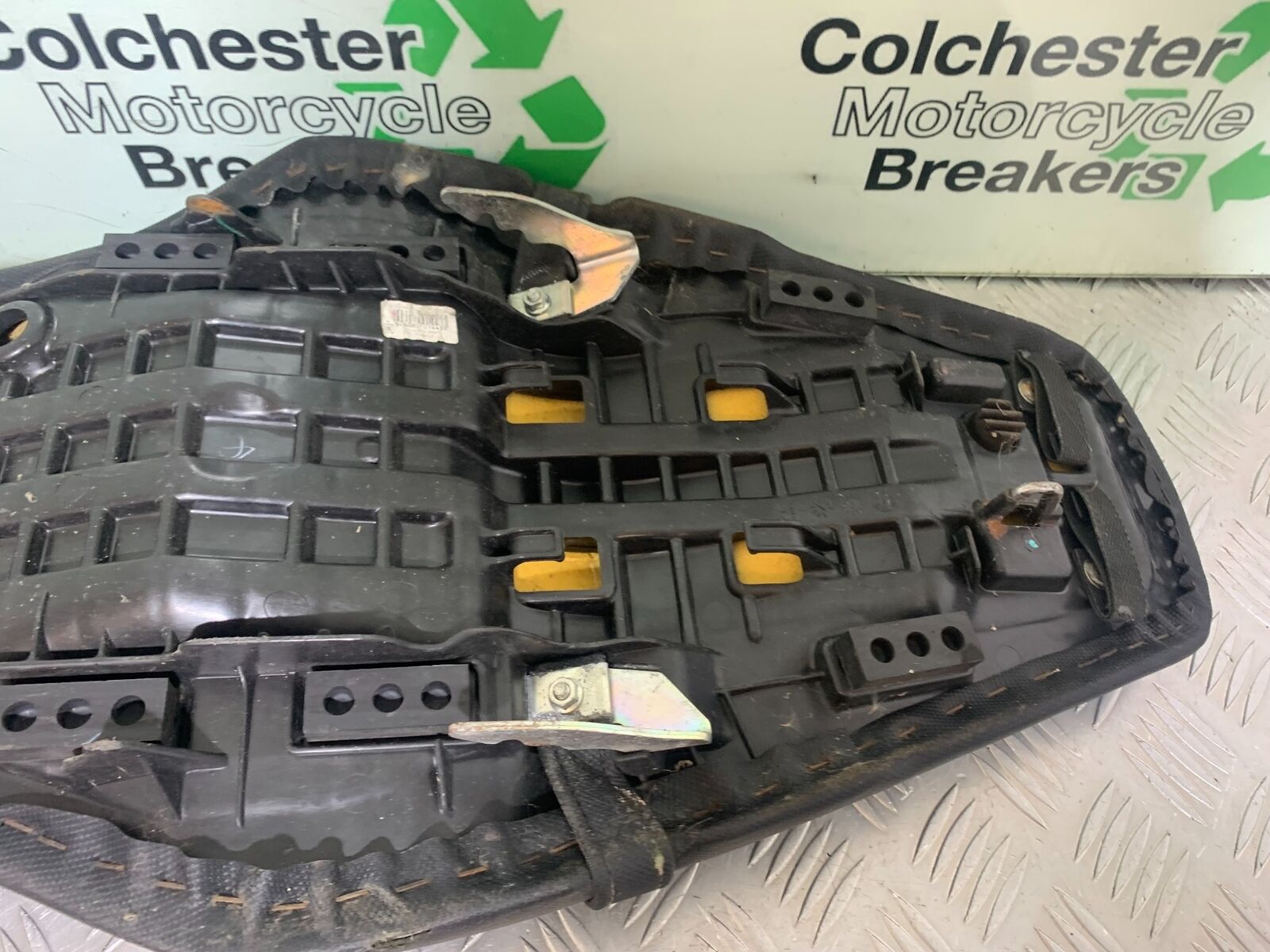 HONDA CBR650 F CBR 650F SEAT   YEAR 2014-17  (CMB1130)