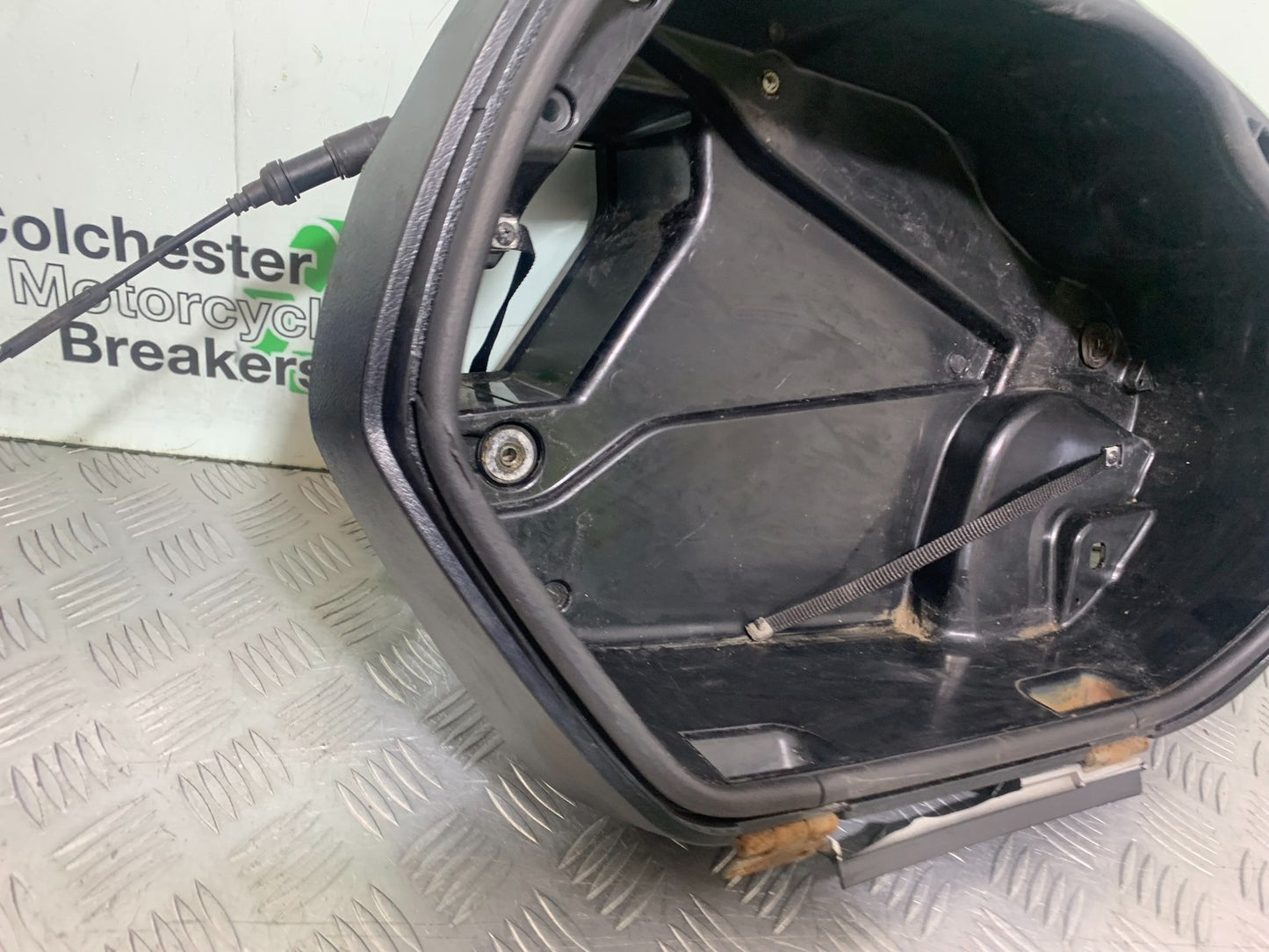HONDA NT 700 V DEAUVILLE RIGHT PANNIER  YEAR 2006-2011 (CMB1211)