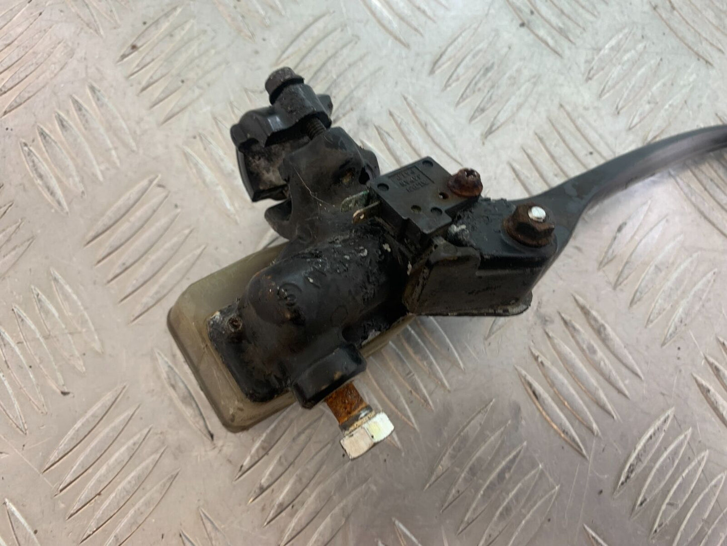 HONDA CX500 CX 500 FRONT BRAKE MASTER CYLINDER   YEAR 1980 (CMB1131)