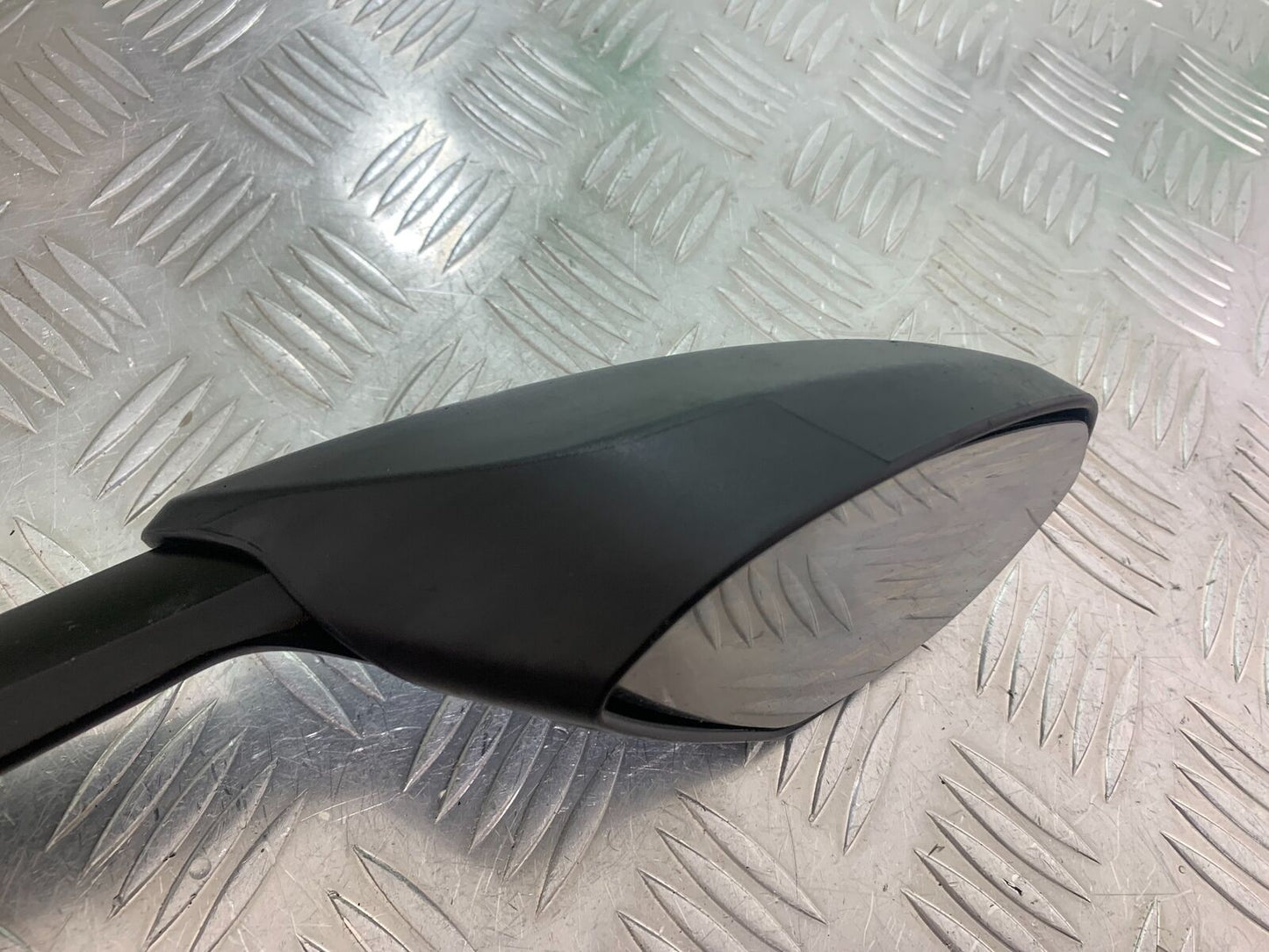 DUCATI 1199 PANIGALE RIGHT MIRROR  YEAR 2012-2014 (CMB1047)