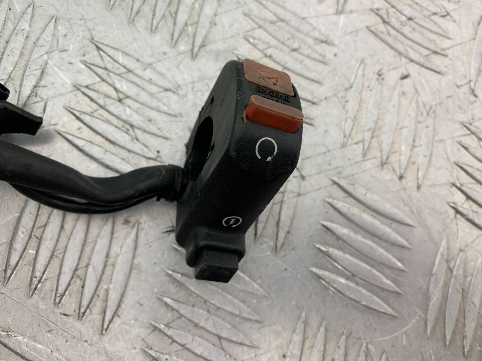 HONDA XL125 VARADERO RIGHT SWITCH GEAR  YEAR 2001-2006  (CMB1304)