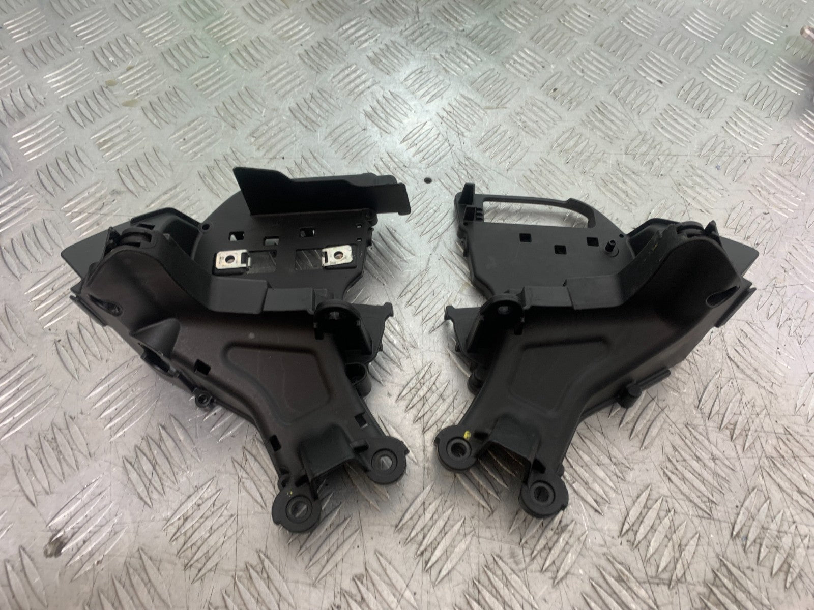 APRILIA TUONO 1000 V4R CLOCK MOUNTING BRACKET  YEAR 2011-13  (CMB1331)