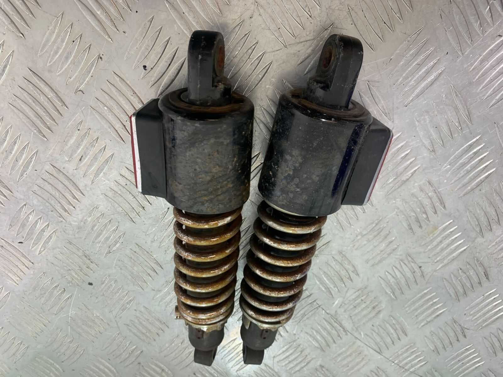 YAMAHA XS1100 MIDNIGHT SPECIAL REAR SHOCKS  YEAR 1980-1982 (CMB1122)
