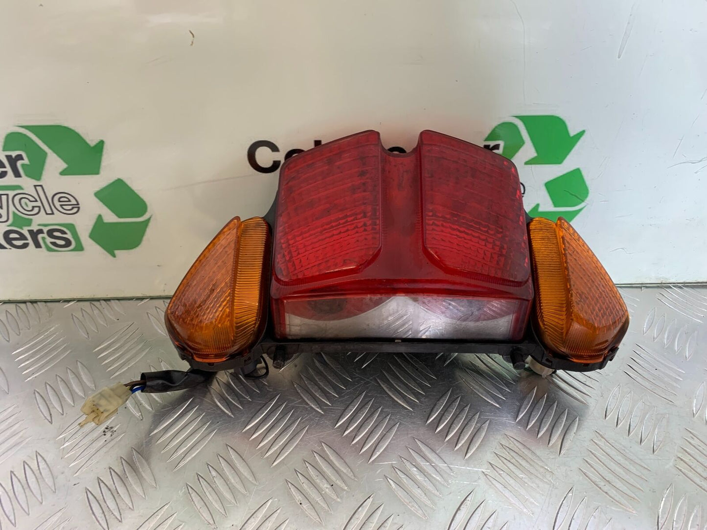 YAMAHA FJR1300 FJR 1300 REAR LIGHT   YEAR 2001-05 (CMB1005)