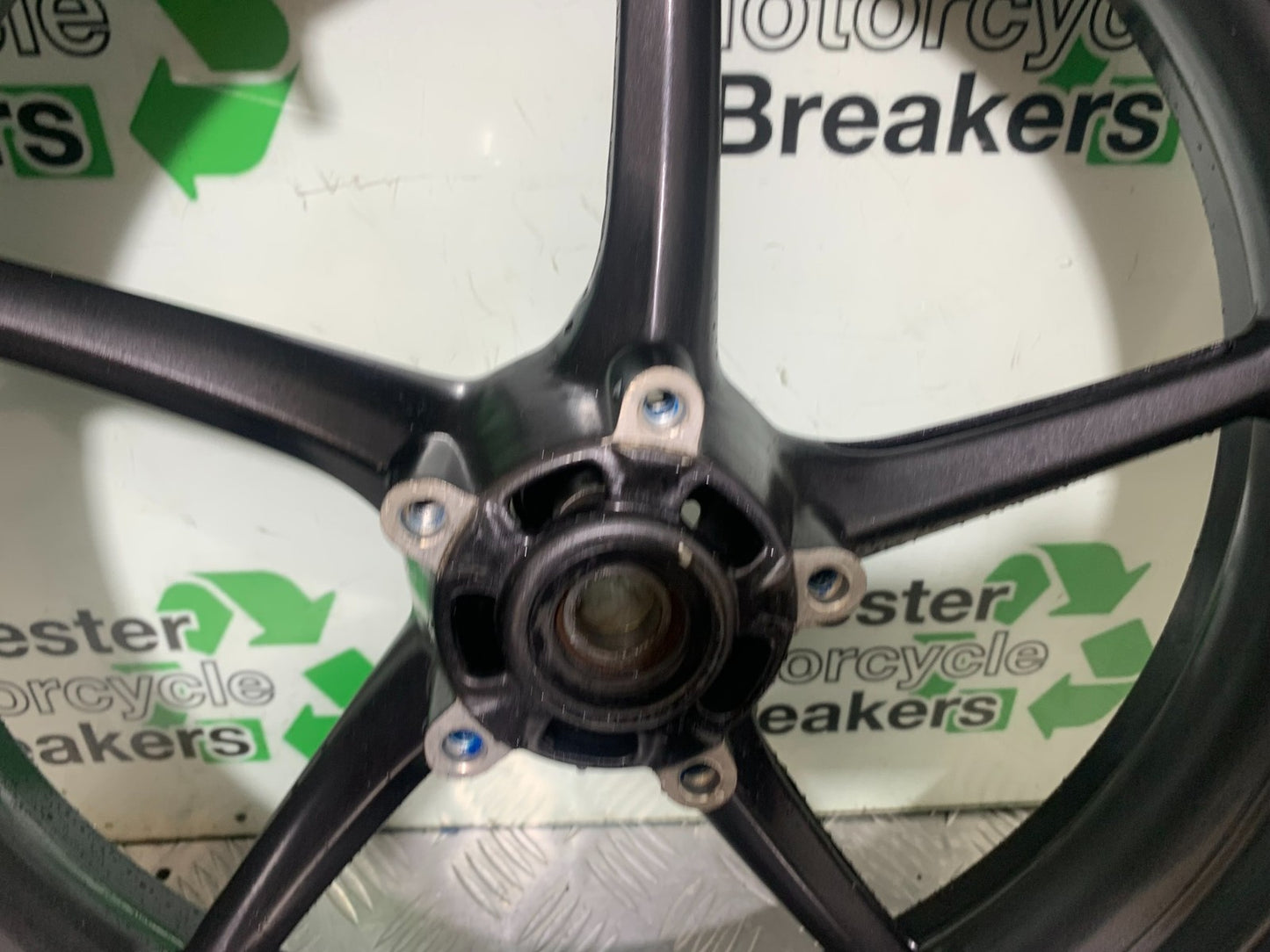 TRIUMPH 675 STREET TRIPLE R FRONT WHEEL  YEAR 2013 - 2016 (CMB1221)
