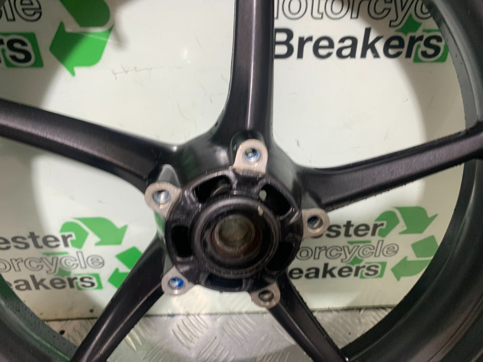TRIUMPH 675 STREET TRIPLE R FRONT WHEEL  YEAR 2013 - 2016 (CMB1221)