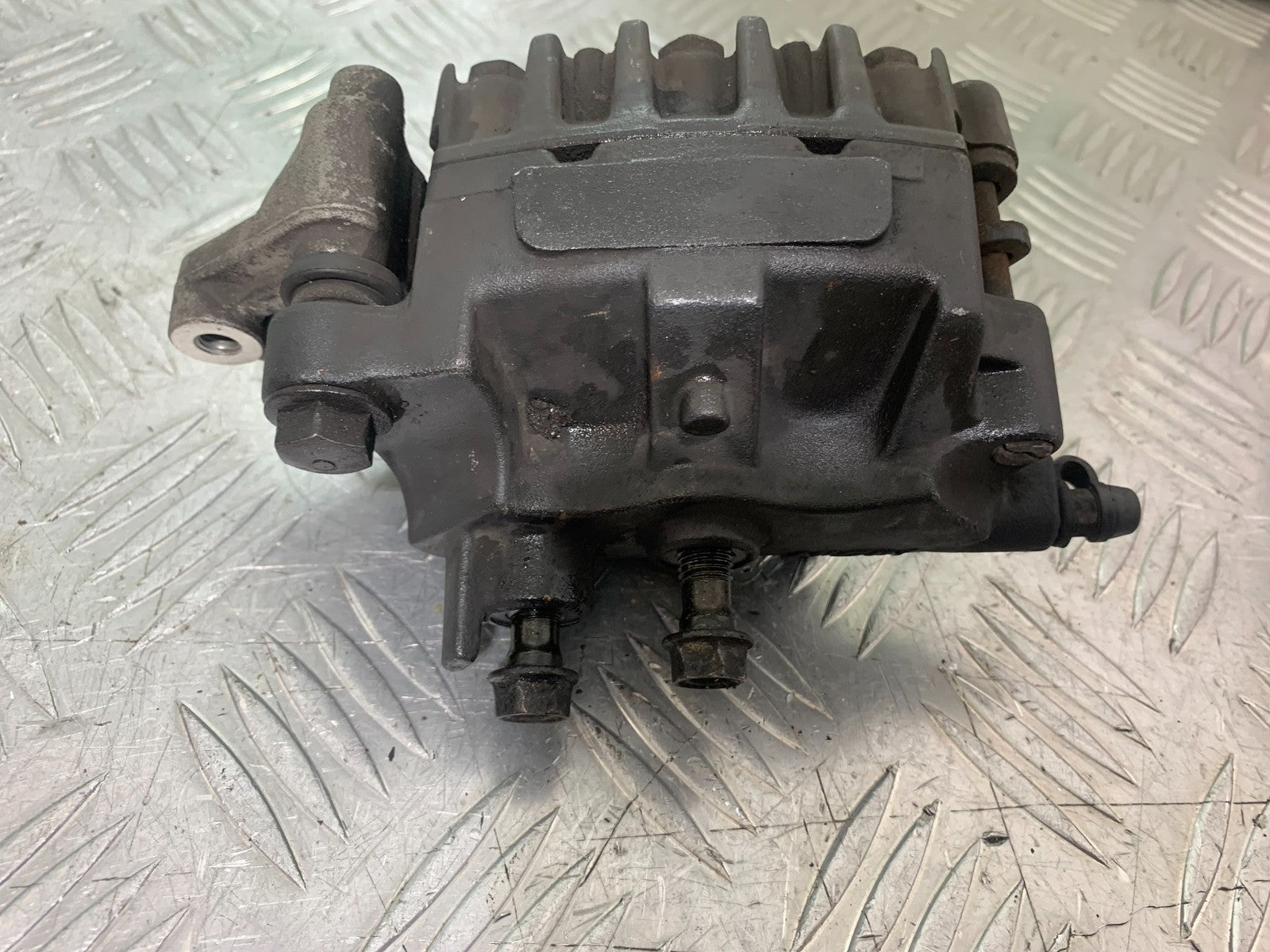 HONDA VFR800 PRE V-TEC REAR CALIPER  YEAR 1998-2001 (CMB1233)