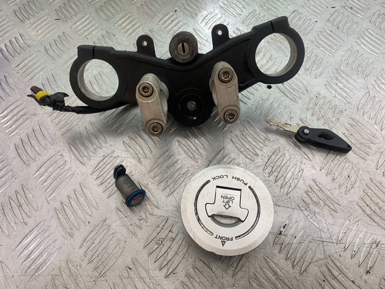BENELLI BN125 BN 125 LOCKS AND KEY   YEAR 2018-2021 (CMB1194)