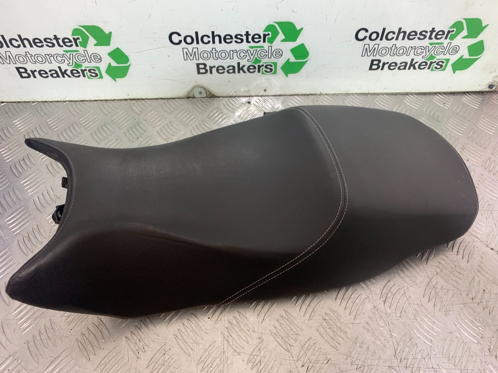 TRIUMPH 1050 SPRINT GT SEAT  YEAR 2010-2016 (CMB1250)