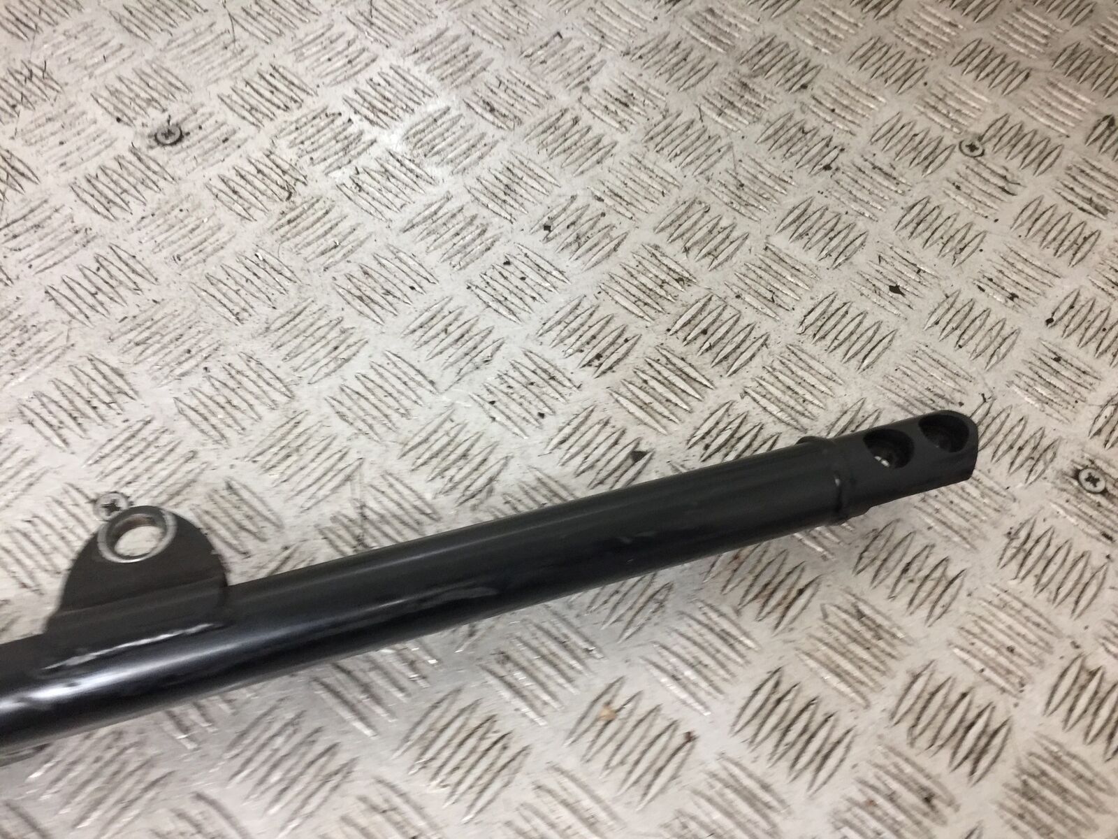 TRIUMPH BONNEVILLE 865 RIGHT FRAME RAIL  YEAR 2008-2015 (STOCK 904)