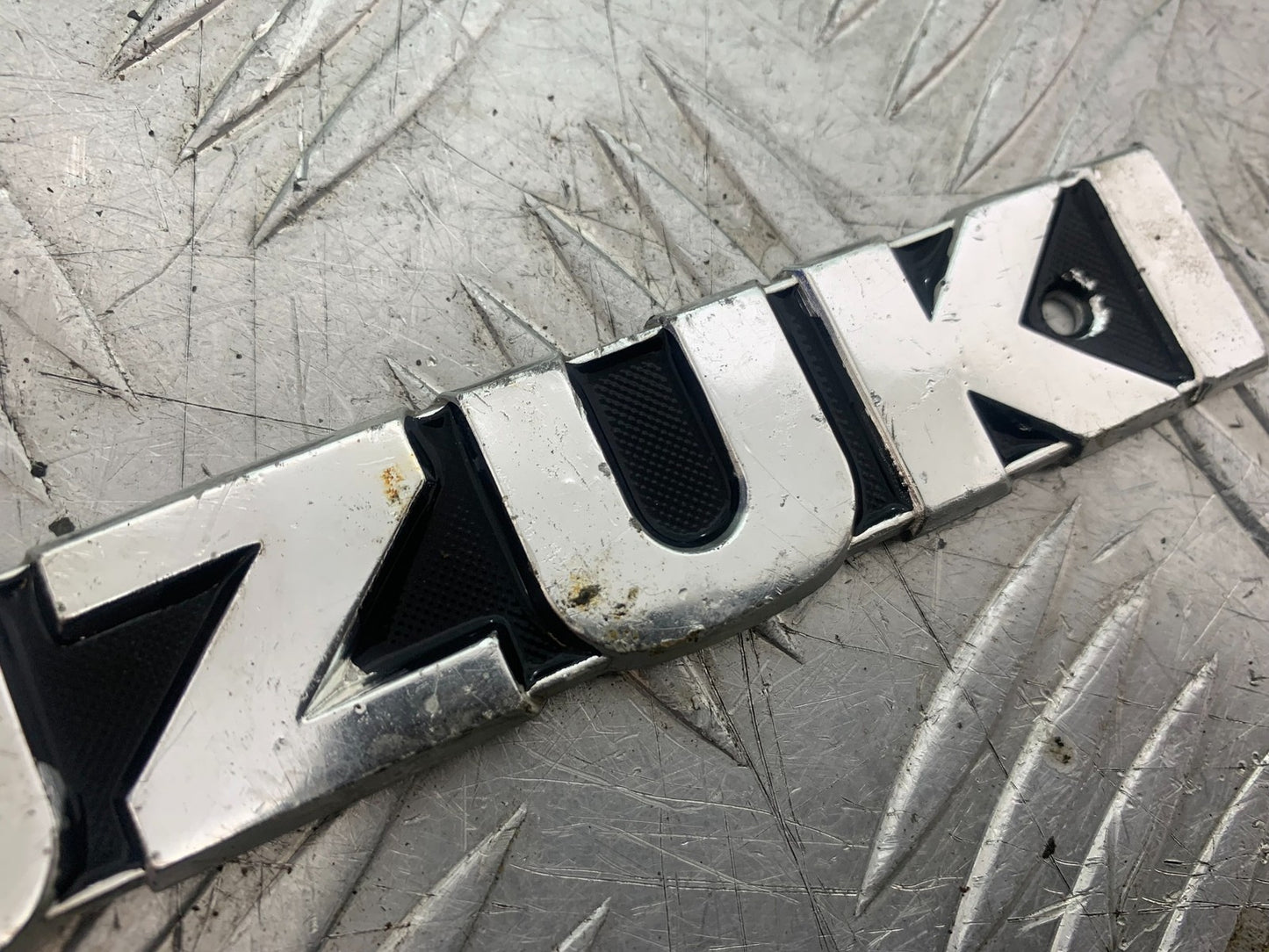 SUZUKI GP100 GP 100 PETROL TANK BAGDE    YEAR 1978-1988 (CMB1259)