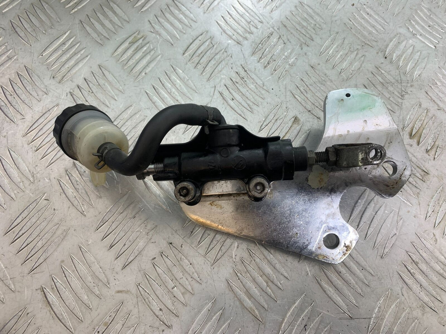 TRIUMPH THUNDERBIRD 1600 REAR BRAKE MASTER CYLINDER   YEAR 2011 (CMB1107)