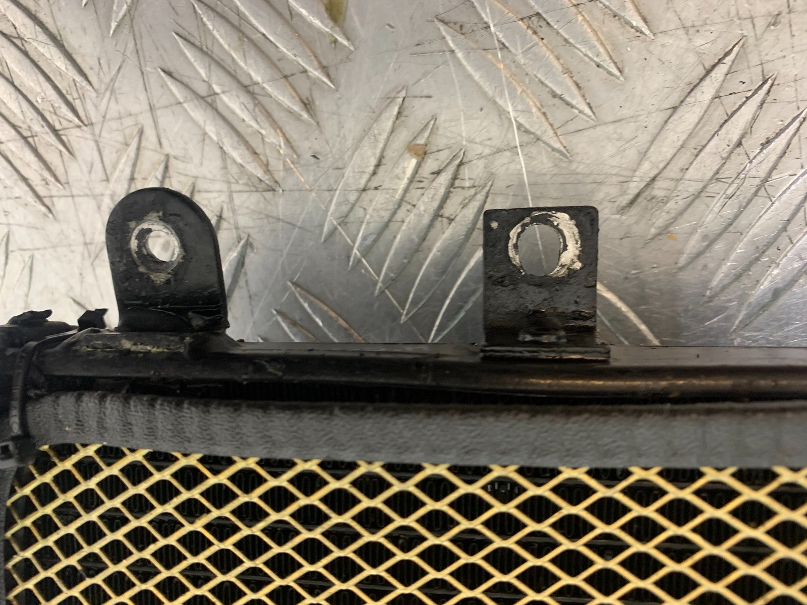 TRIUMPH 1050 SPEED TRIPLE RADIATOR YEAR 2005-2007 (CMB1322)
