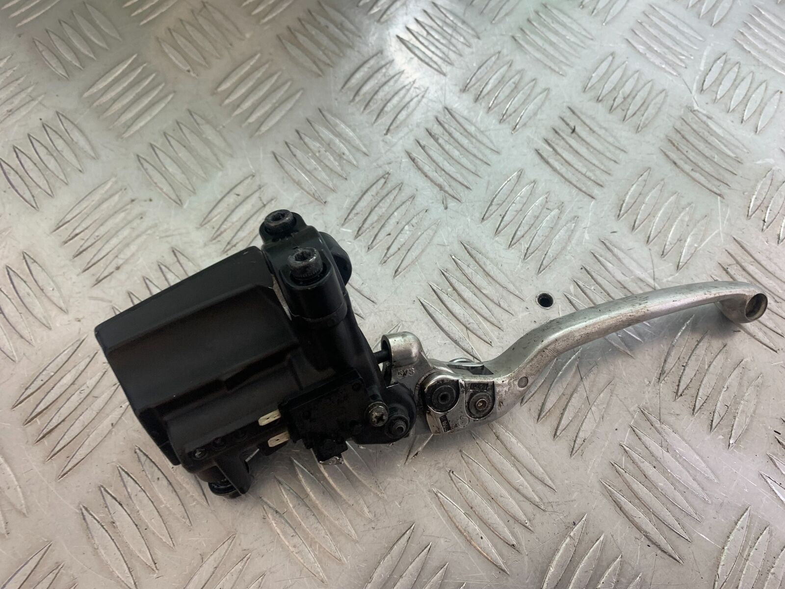 YAMAHA XJ6 XJ6-S FRONT BRAKE MASTER CYLINDER  YEAR 2009-2015  (CMB1070)
