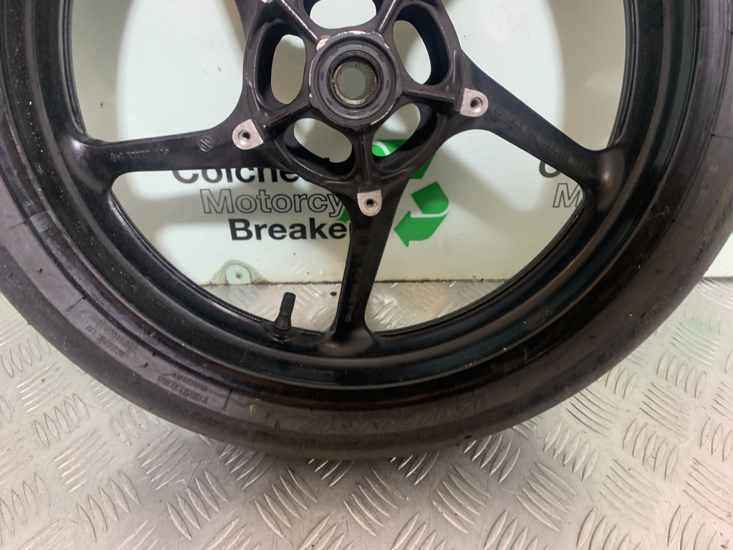 YAMAHA YZF R1 FRONT WHEEL   YEAR 2004-2006 (CMB1155)