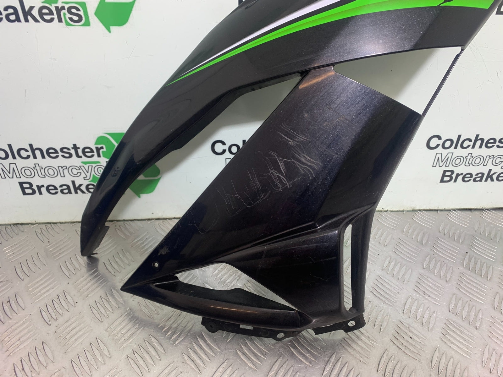 KAWASAKI ZX6R RIGHT FAIRING PANEL  YEAR 2009-2012 (CMB1136)