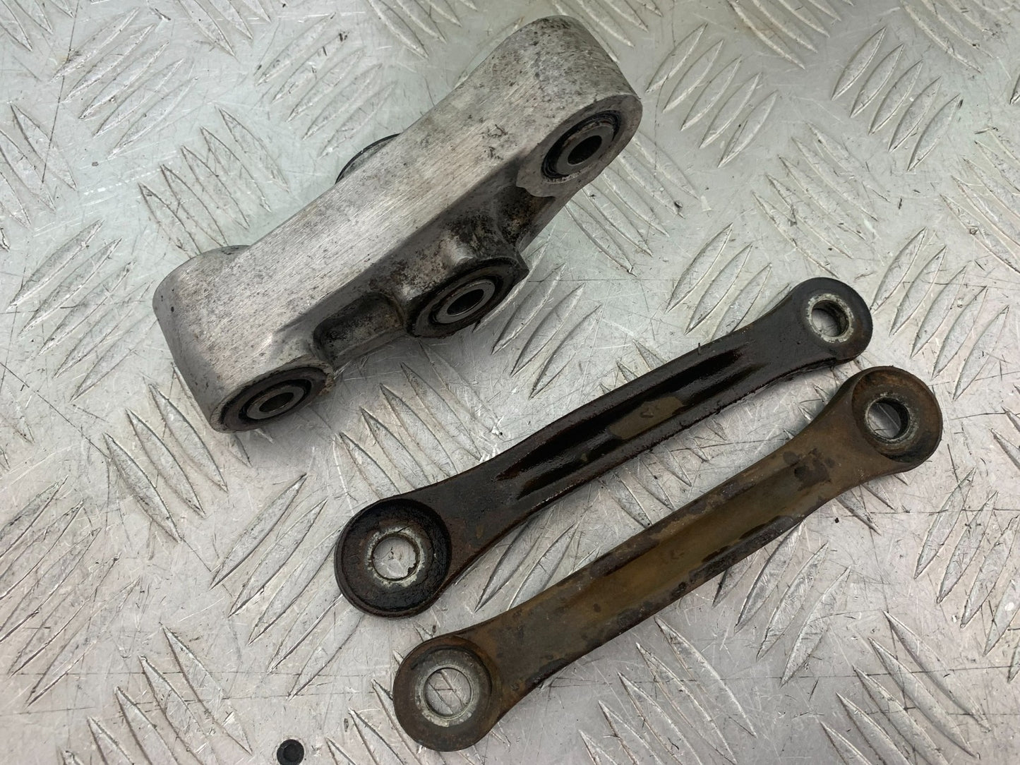KAWASAKI GTR1400 GTR 1400 REAR SHOCK LINKAGE YEAR 2007-2009 (CMB1306)
