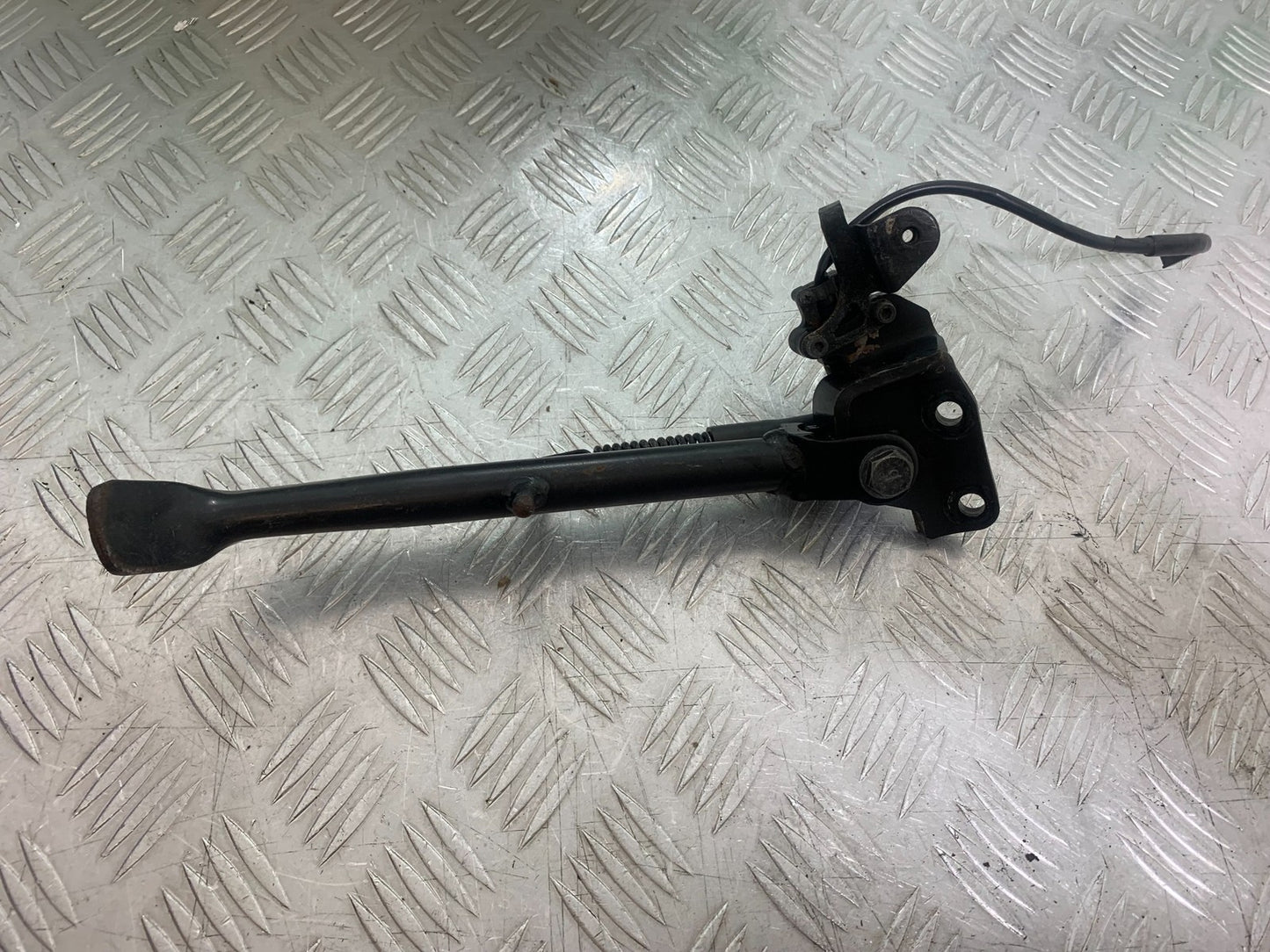 YAMAHA YZF R7 SIDE STAND AND BRACKET YEAR 2022-2025 (CMB1255)