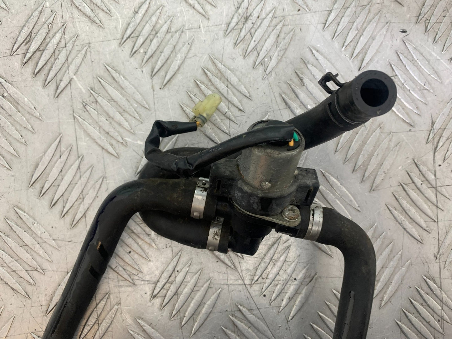 KTM 990 SUPER DUKE AIR VALVE  YEAR 2007-2011  (CMB1207)