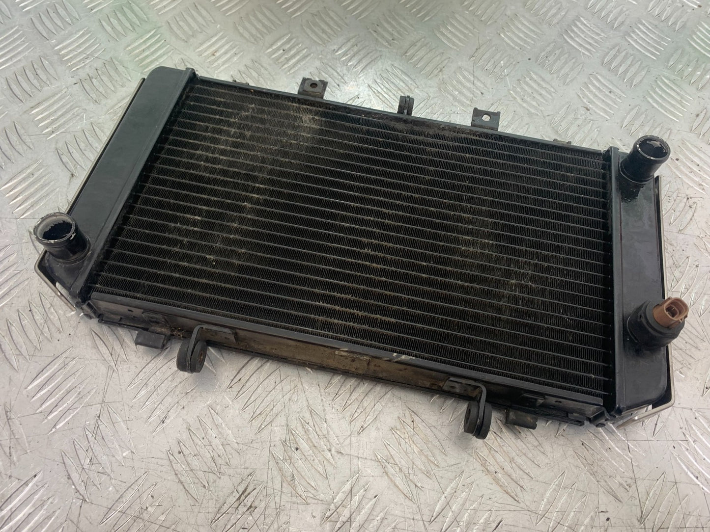 KAWASAKI Z750 Z 750 RADIATOR YEAR 2004-2006  (CMB1234)