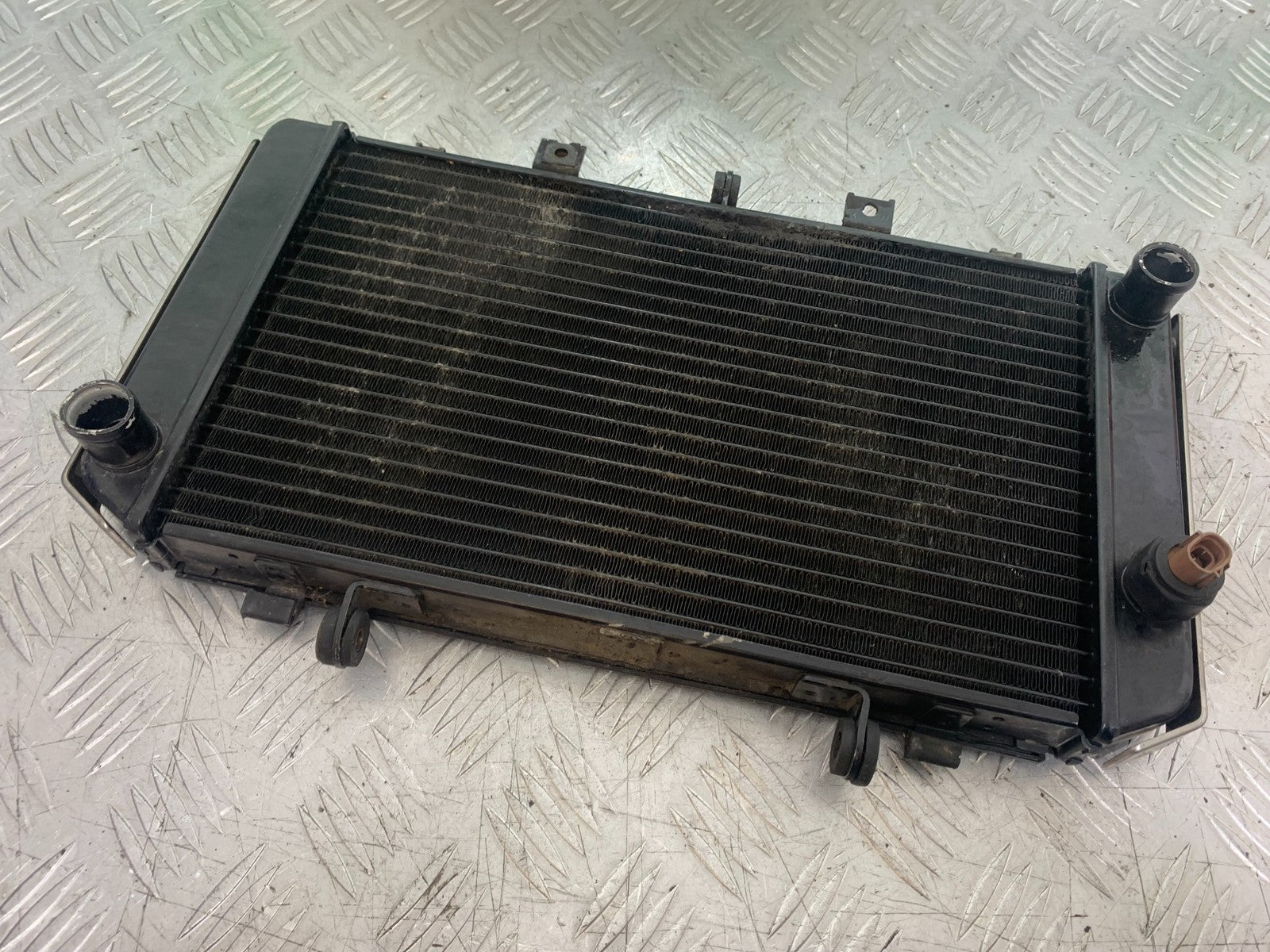KAWASAKI Z750 Z 750 RADIATOR YEAR 2004-2006  (CMB1234)