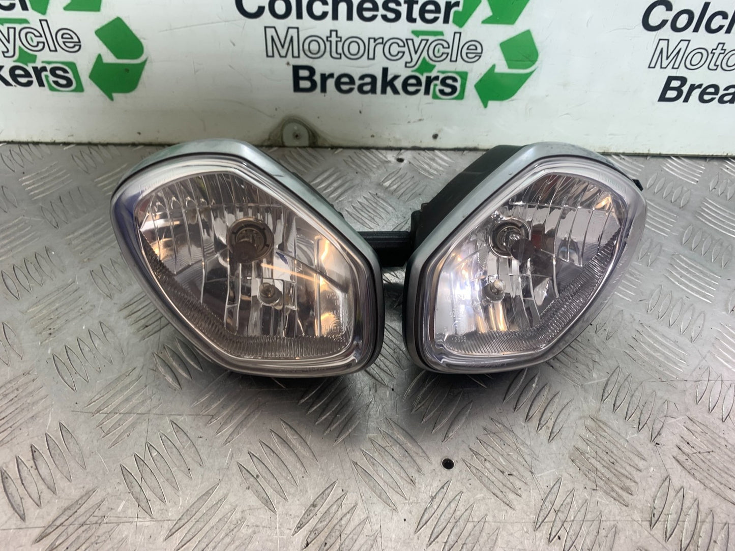 TRIUMPH 675 STREET TRIPLE HEADLIGHTS   2013-2016 (CMB1186)