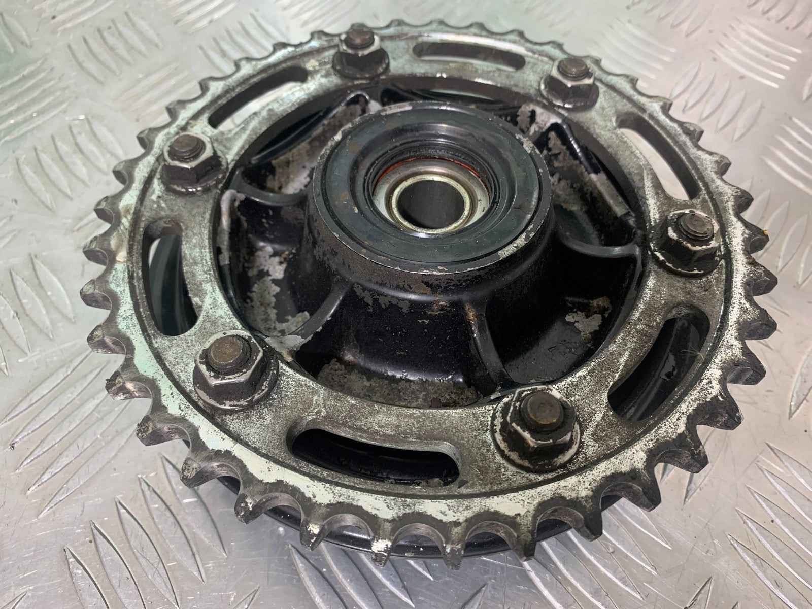 YAMAHA XJR1300 XJR 1300 SPROCKET CARRIER YEAR  1999-2003 (CMB1119)