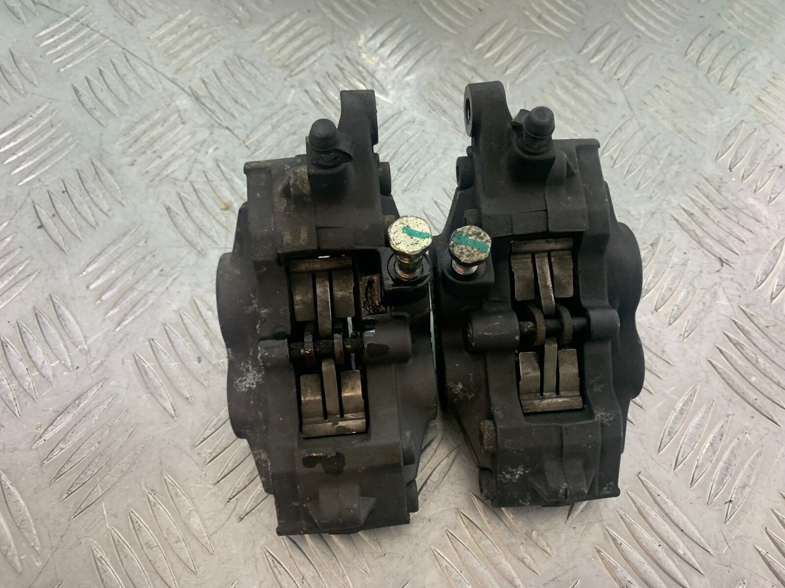 TRIUMPH 955i SPRINT ST FRONT BRAKE CALIPERS  YEAR 1999-2004 (CMB1124)
