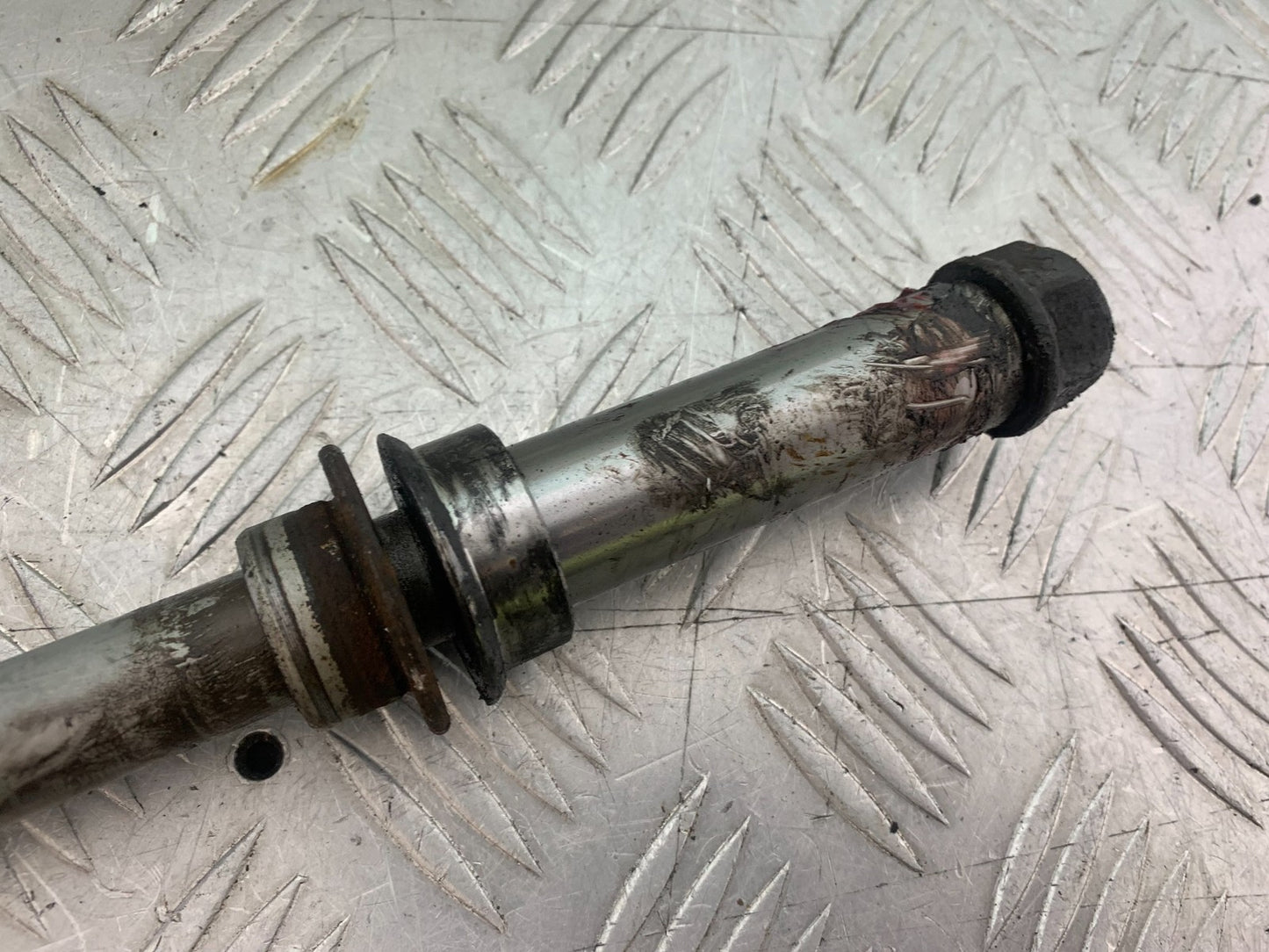 HONDA NT 700 V DEAUVILLE REAR WHEEL SPINDLE  YEAR 2006-2011 (CMB1211)