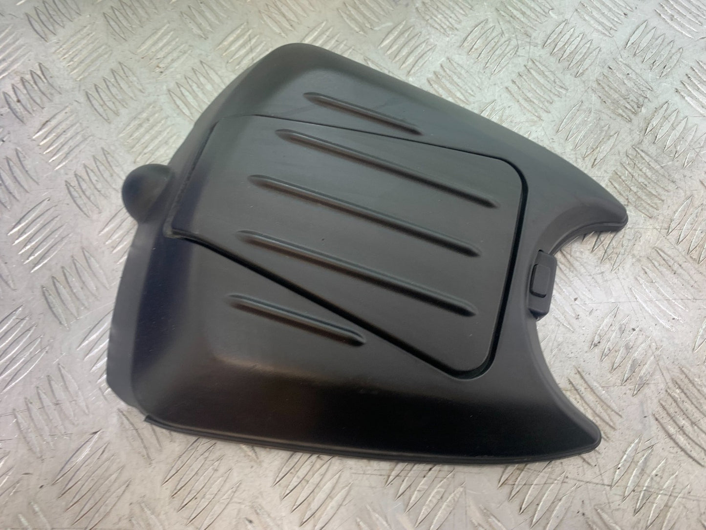 KAWASAKI GTR1400 GTR 1400 PETROL TANK LID  YEAR 2007-2009 (CMB1174)