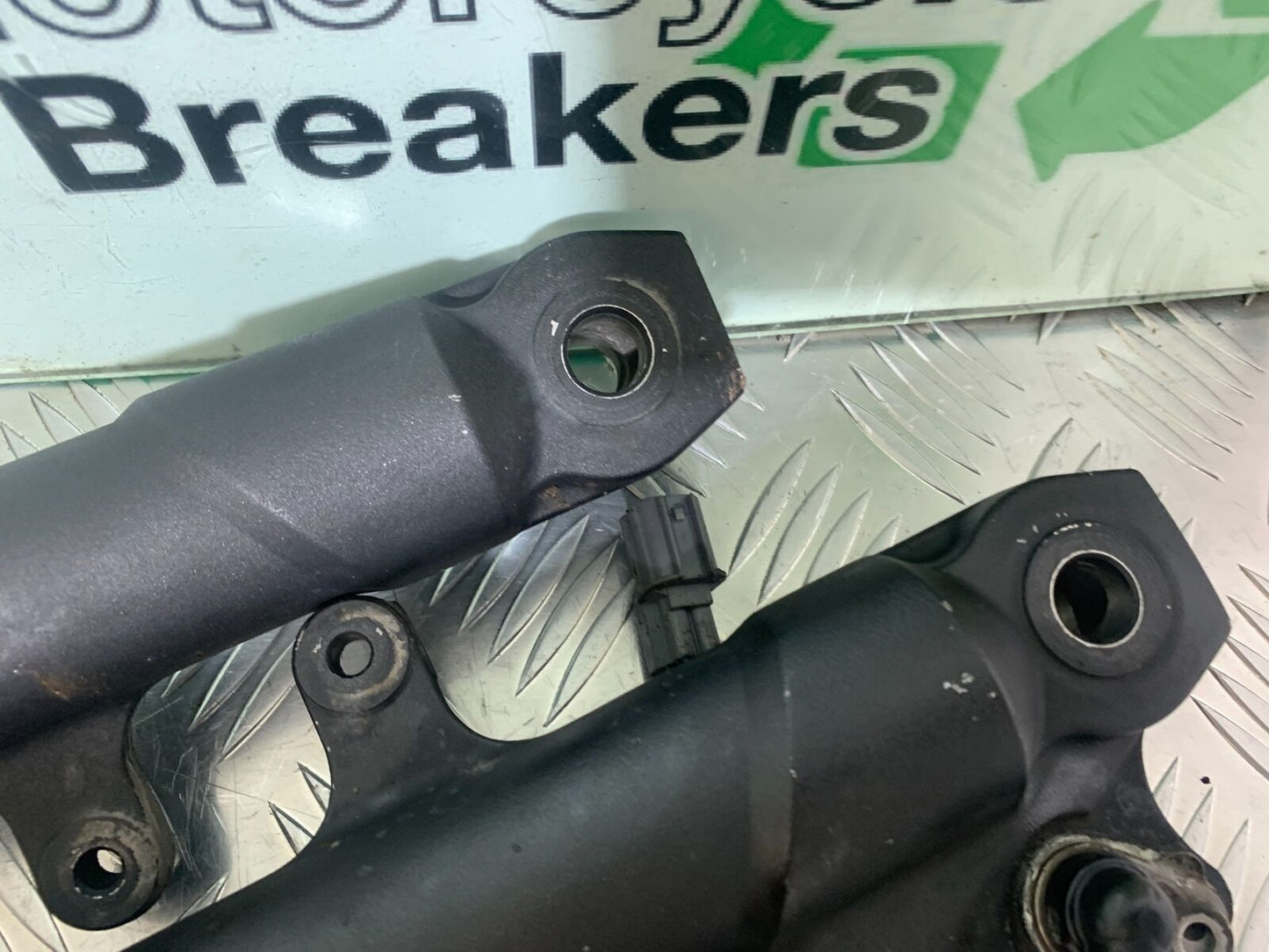 KAWASAKI Z300 ER300 FORKS  YEAR 2016-2018  (CMB1056)