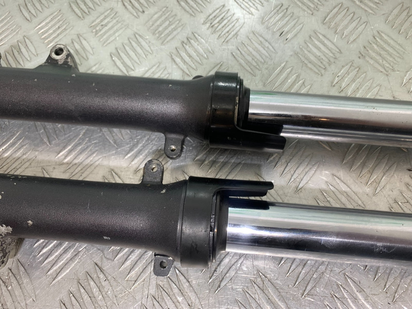 HONDA CBF600 CBF 600 FORKS YEAR 2004 -07 (CMB1247)