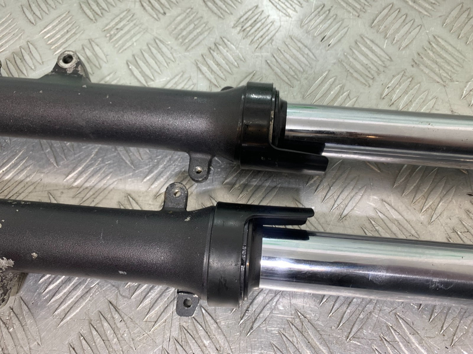 HONDA CBF600 CBF 600 FORKS YEAR 2004 -07 (CMB1247)