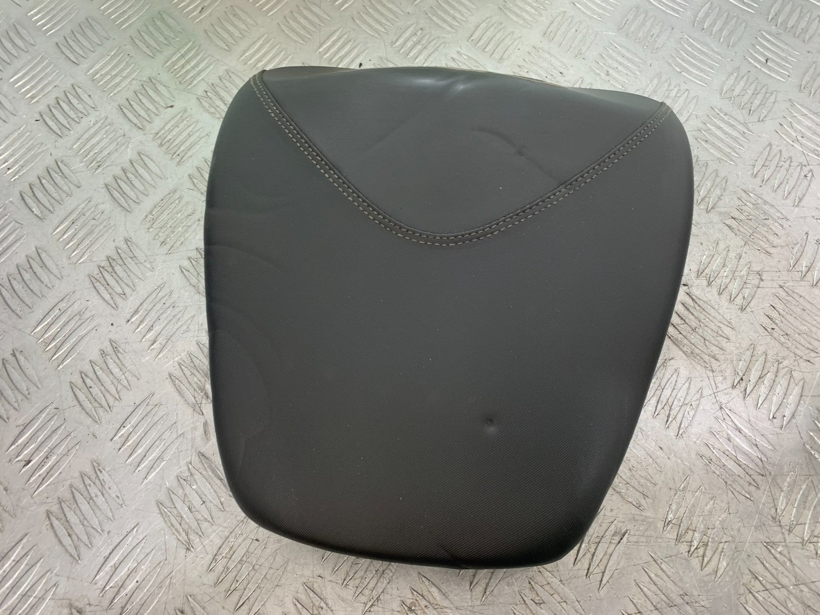 HONDA CBF600 CBF 600 REAR SEAT   YEAR 2004-07  (CMB1305)