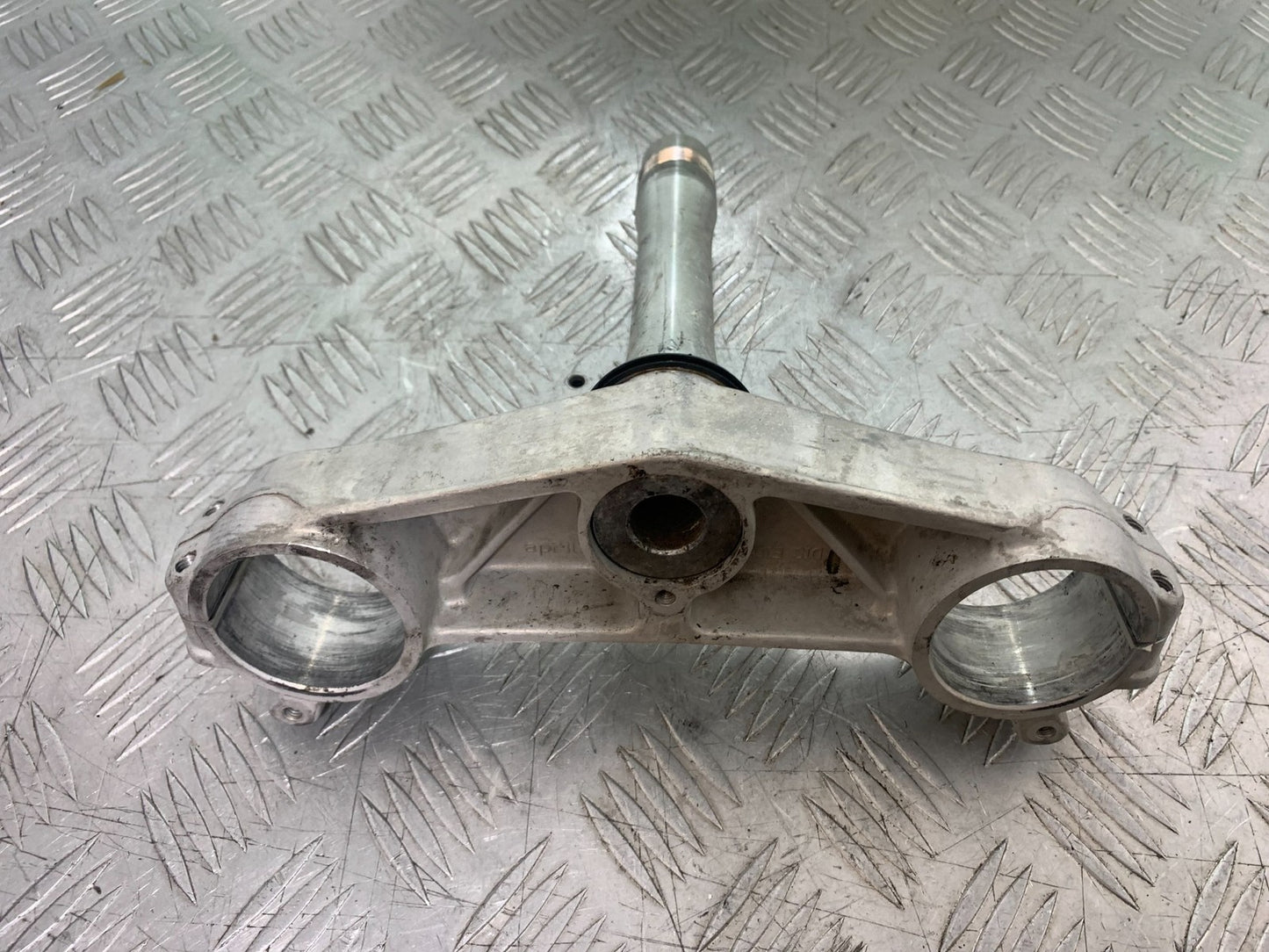 APRILIA RSV1000 R FACTORY MILLE BOTTOM YOKE 2004-09 (CMB1203)