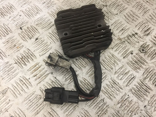 SUZUKI VLR1800 VLR 1800 REGULATOR  YEAR 2010 (STOCK 815)