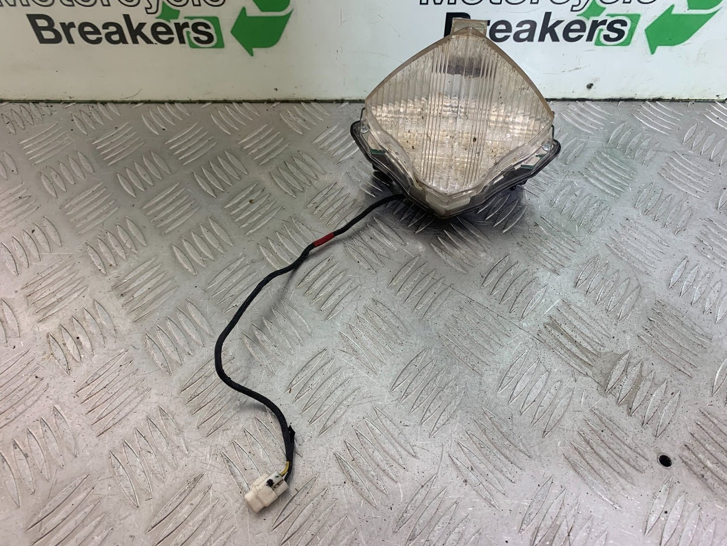 YAMAHA YZF R1 REAR LIGHT   YEAR 2004-2006 (CMB1155)